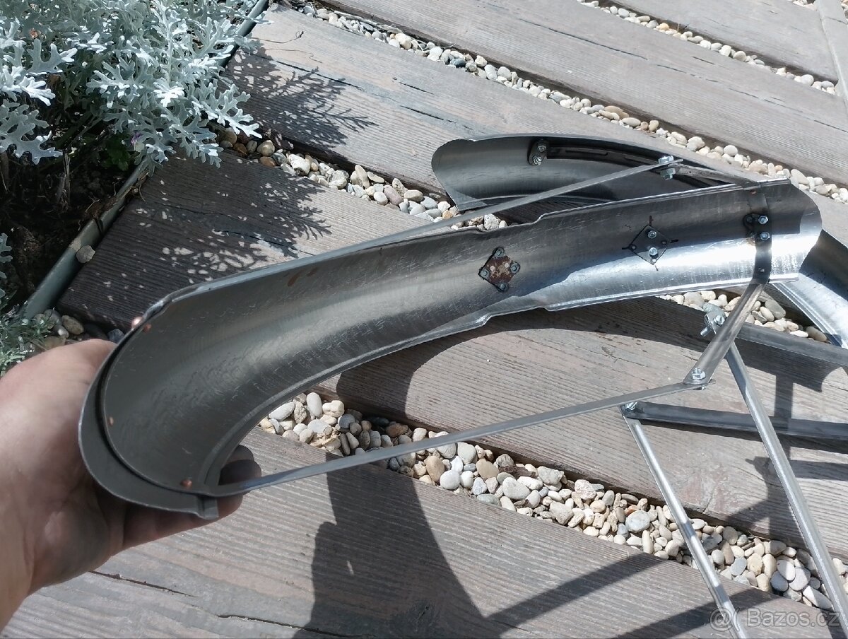 Jawa robot blatníky - 3