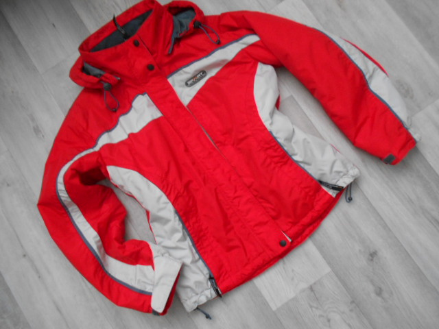 ZÍMNÍ BUNDA VEL. M - 3