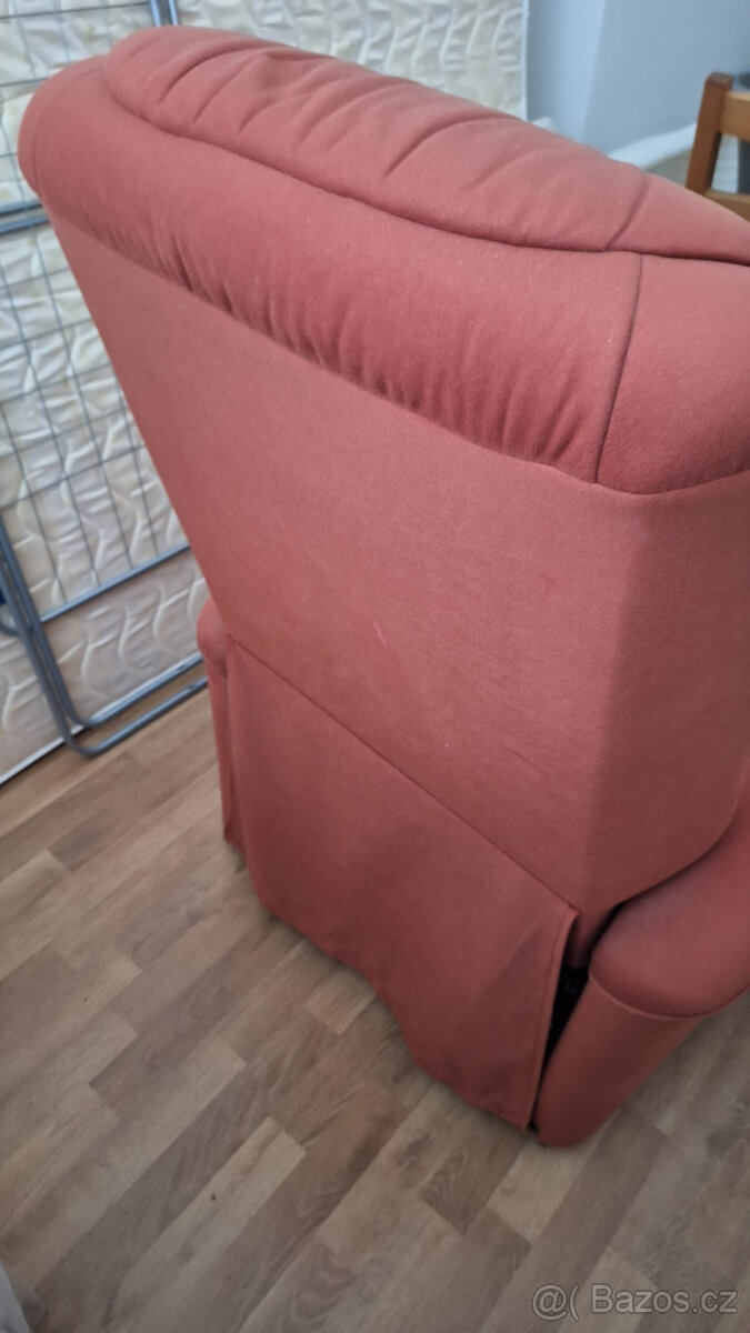 Pohodlné křeslo elektricky nastavitelné - 3