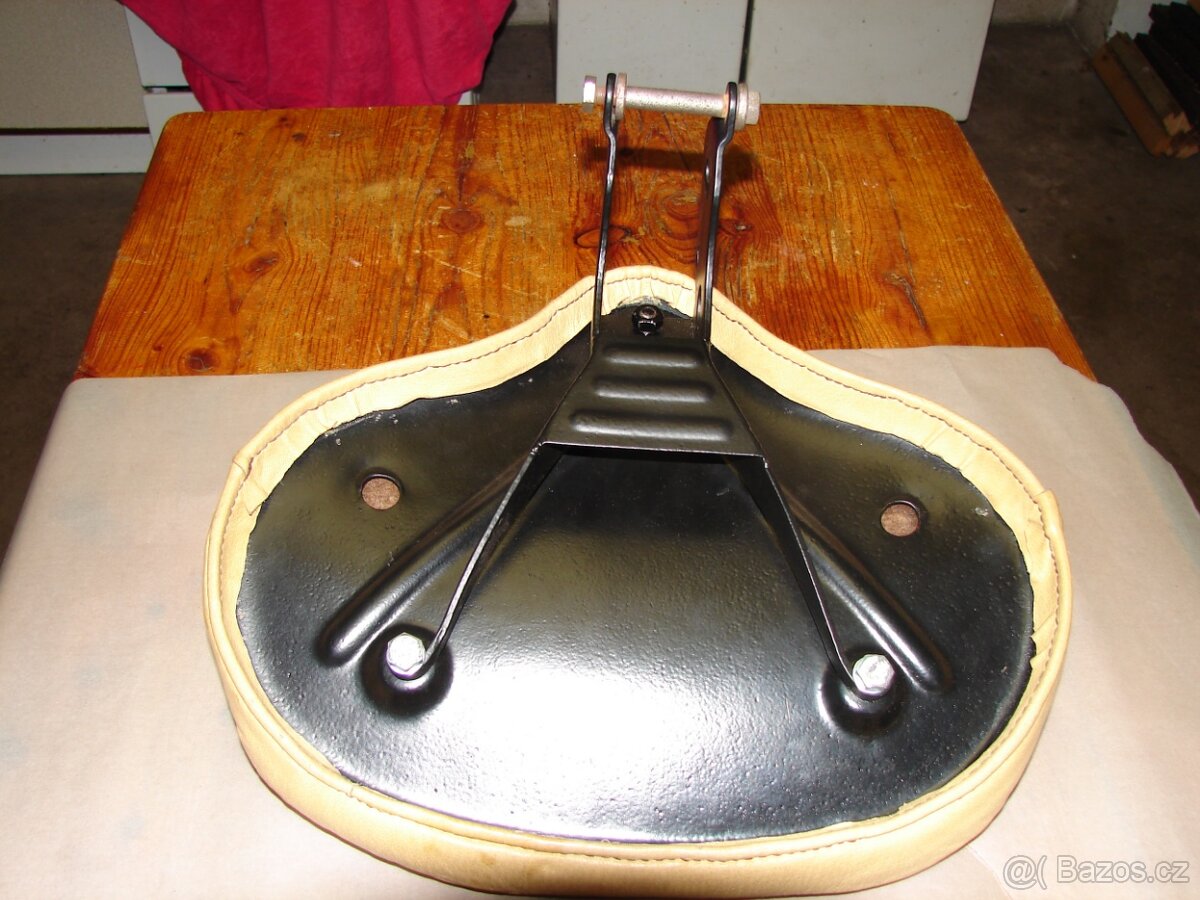 JAWA SEDLO JANEČEK PÉRÁK - 3