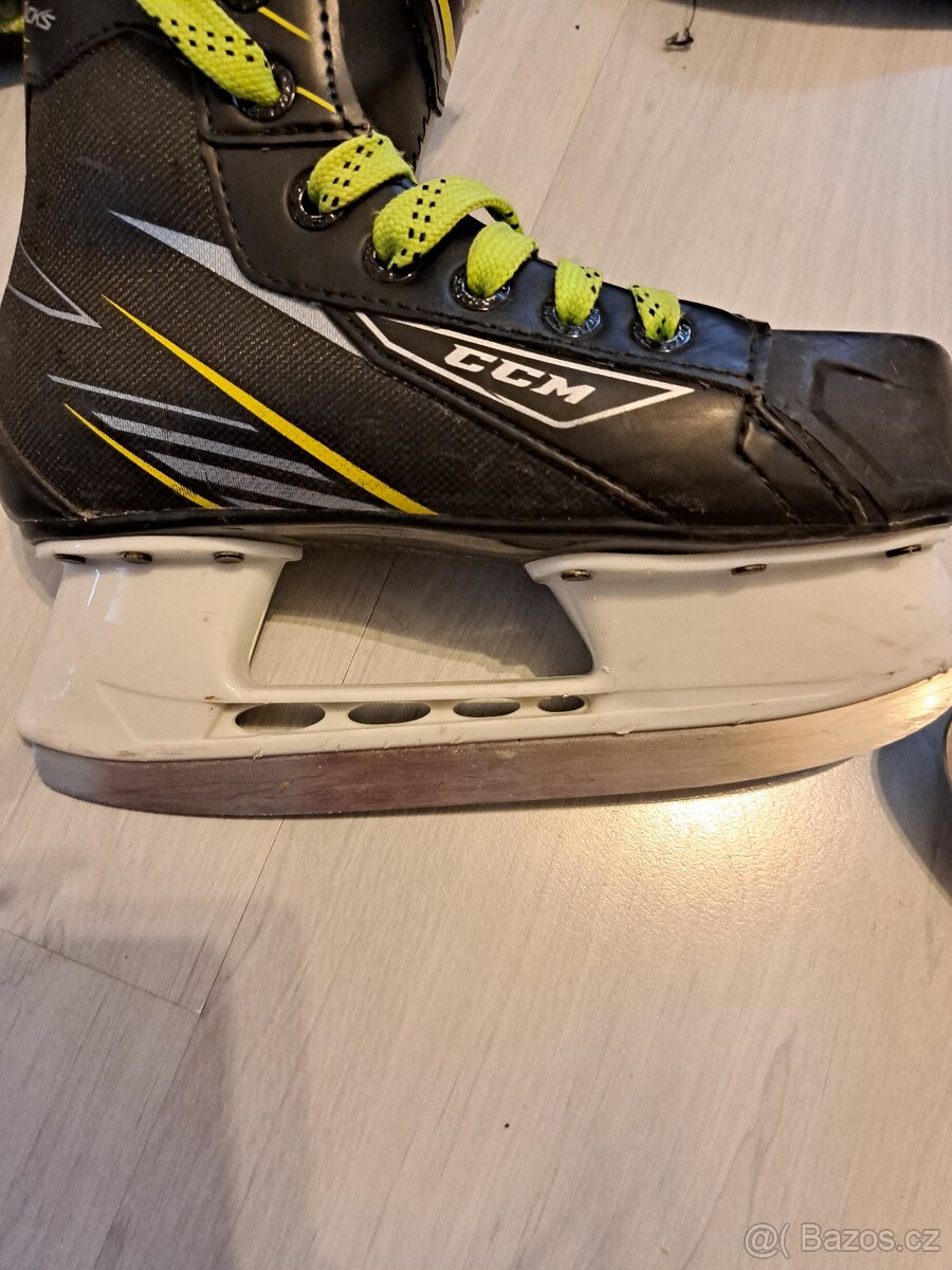 Hokejové brusle CCM Tacks velikost 32. - 3