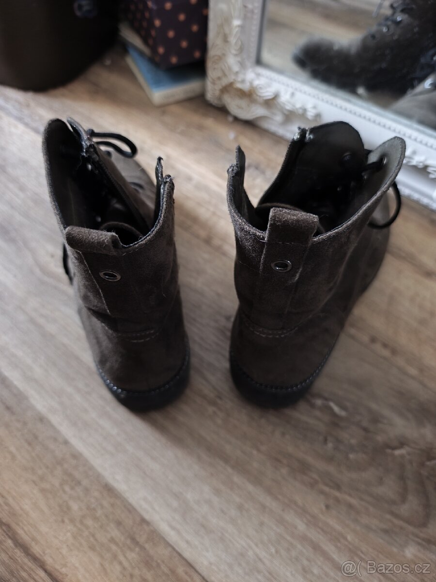 Kotníkové boty na zip - 3
