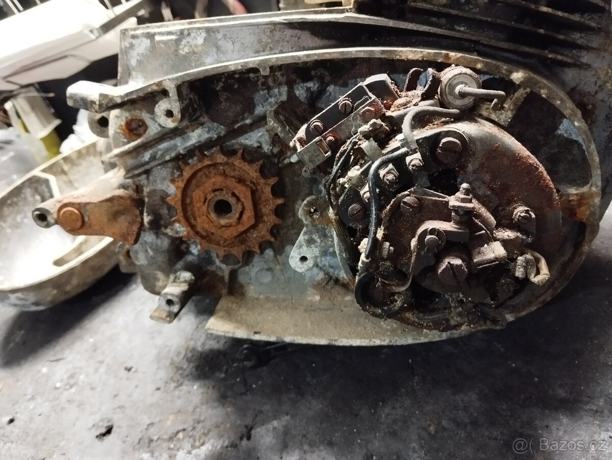 Jawa 250-11 pérák - 3