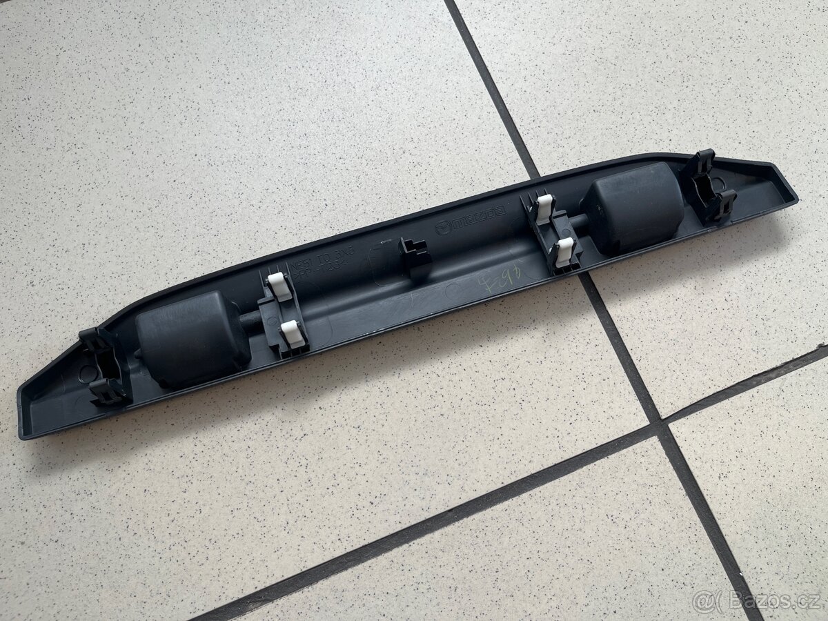 drzak vetrne clony - mazda mx5 NC - 3