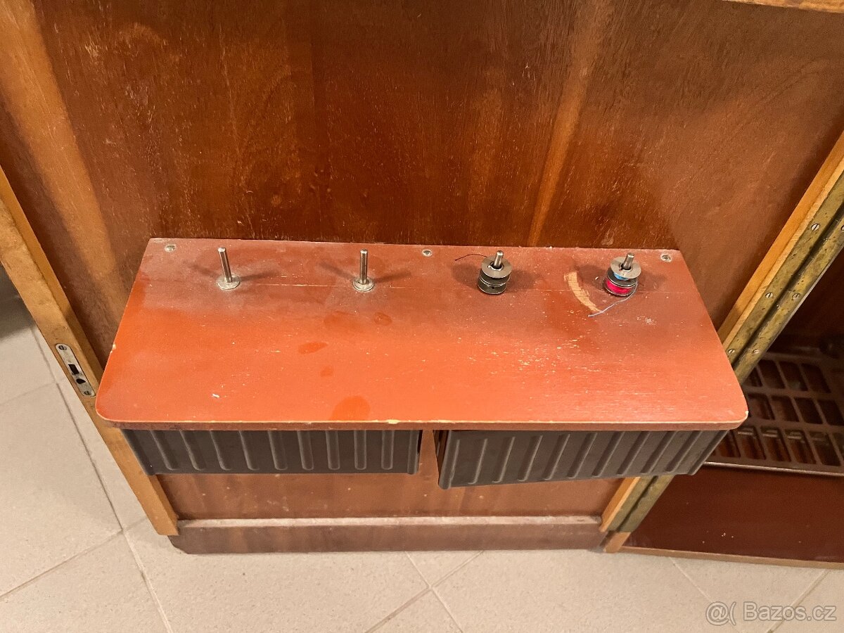 Šicí stroj Lada - 3