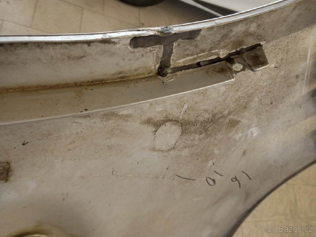 Ford Focus přední nárazník - 3