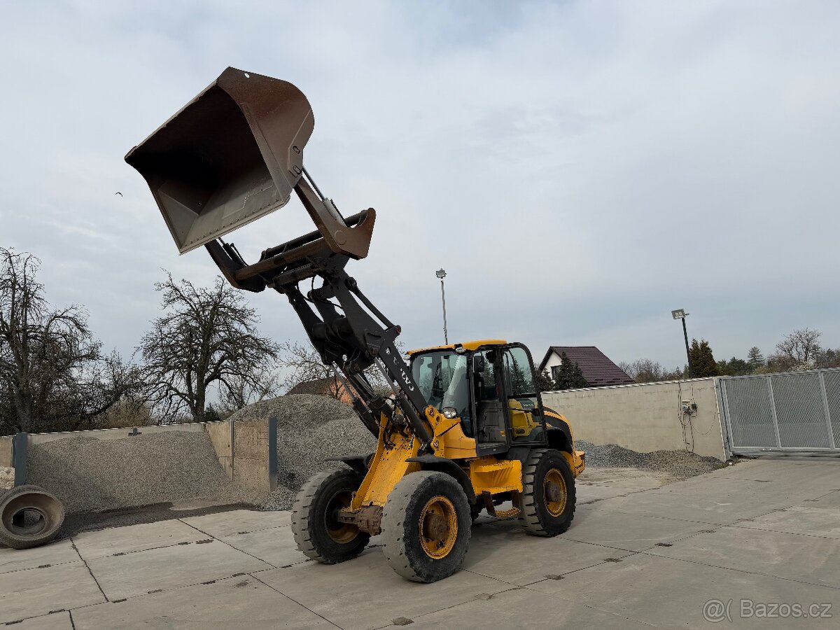 VOLVO L45G - 3