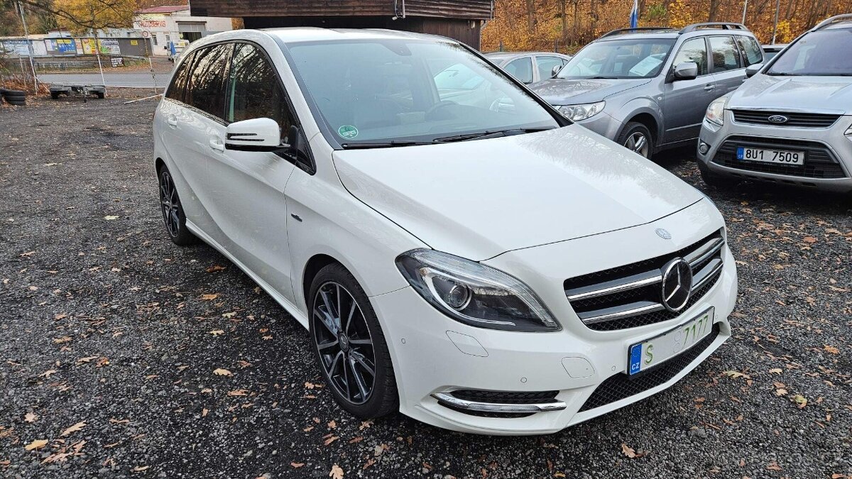 Mercedes Benz B 180, 2012, 99 tkm, xenony, navi, serviska - 3