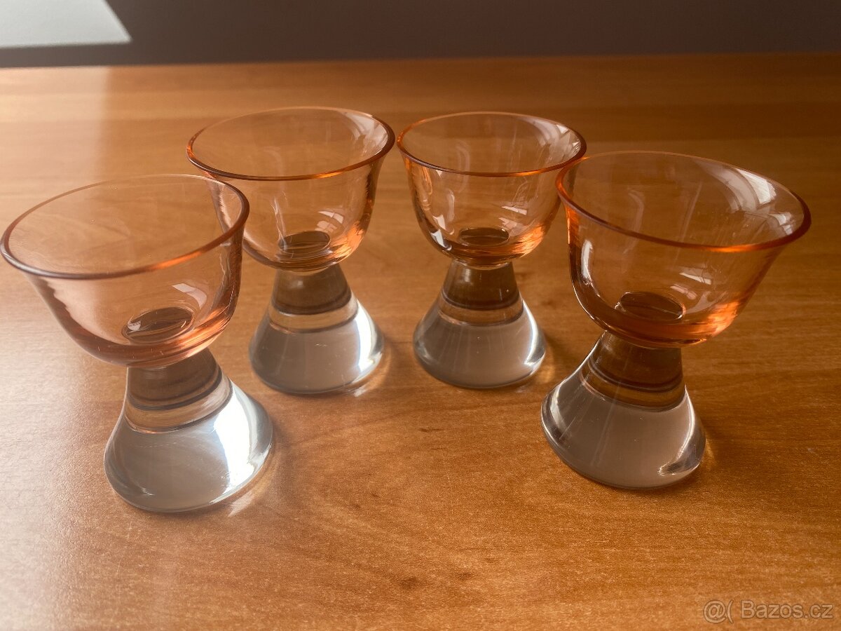 Sběratel nabízí straré panáky - 3