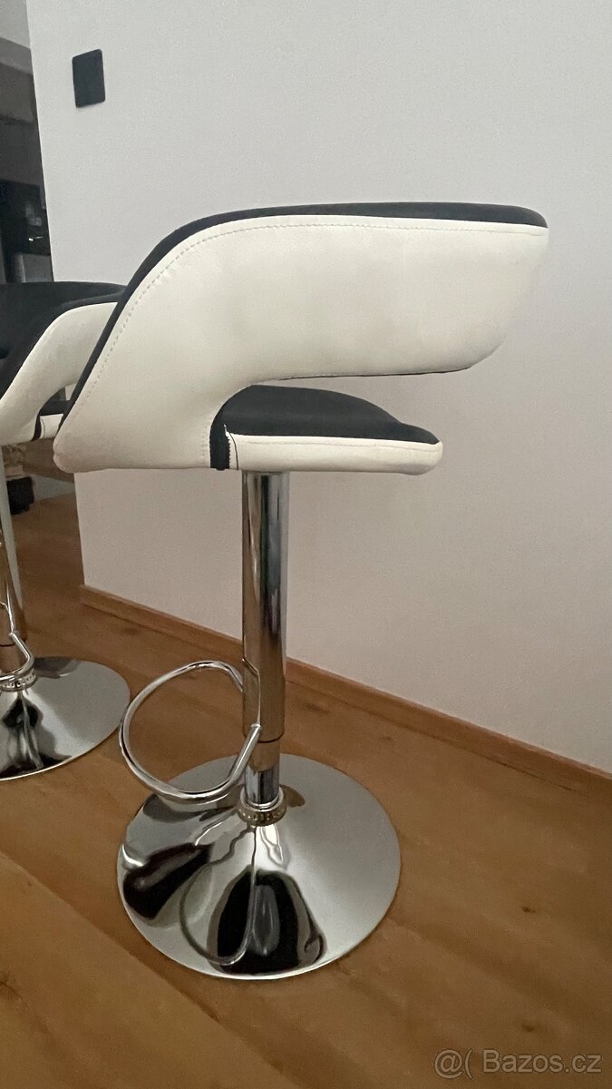 Dvě nové barové židle - 3