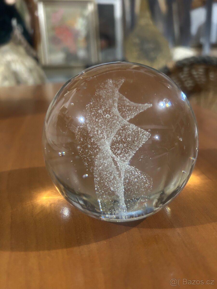 Skleněné těžítko s abstraktním motivem - 3