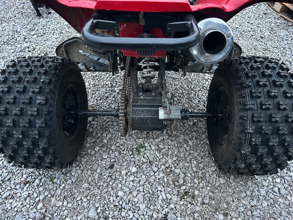 Yamaha Raptor 660 - 3