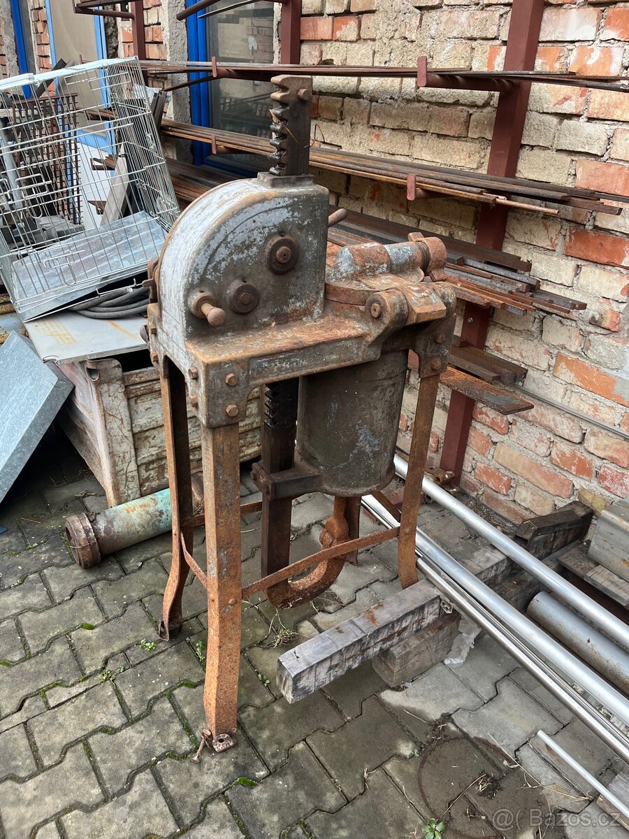 Narážka na klobásy. - 3