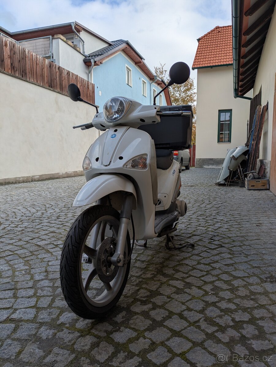 Piaggio Liberty 125 s velkým kufrem /boxem - 3
