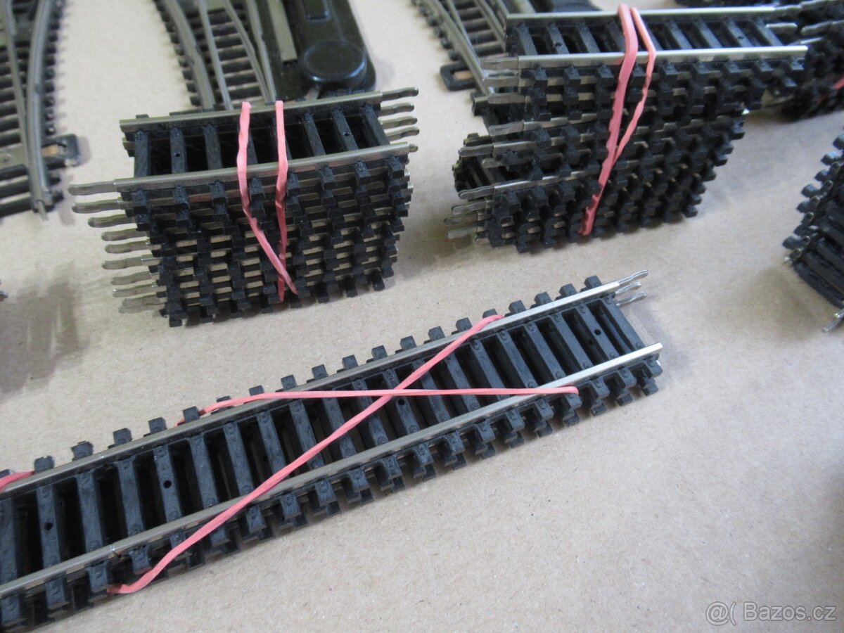 H0 - koleje - železnice vláčky , mašinky - 3