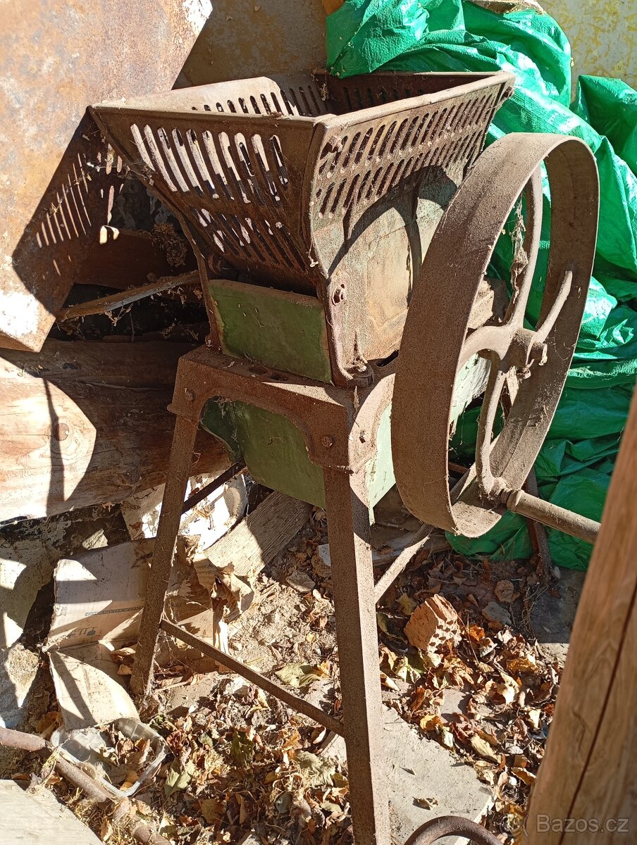 Prodám staré struhadlo/kruhadlo na zemědělské plodiny - 3
