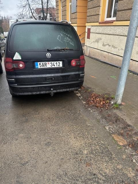 Prodáme VW Sharan 2,0 TDI 2008 7 místné - 3