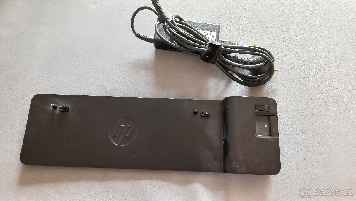 HP EliteBook 840 G3 - i5-6300U, 300 GB, docking station - 3