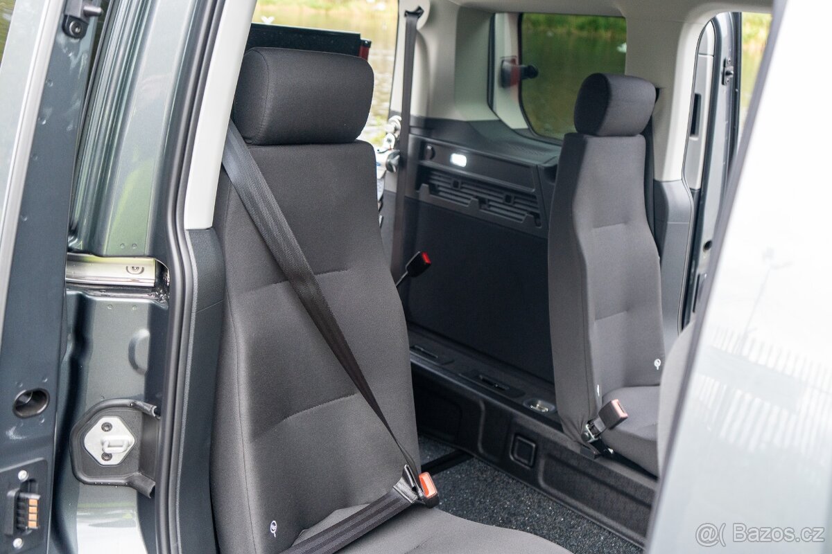 Ford Tourneo Connect s úpravou pro vozíčkáře - 3