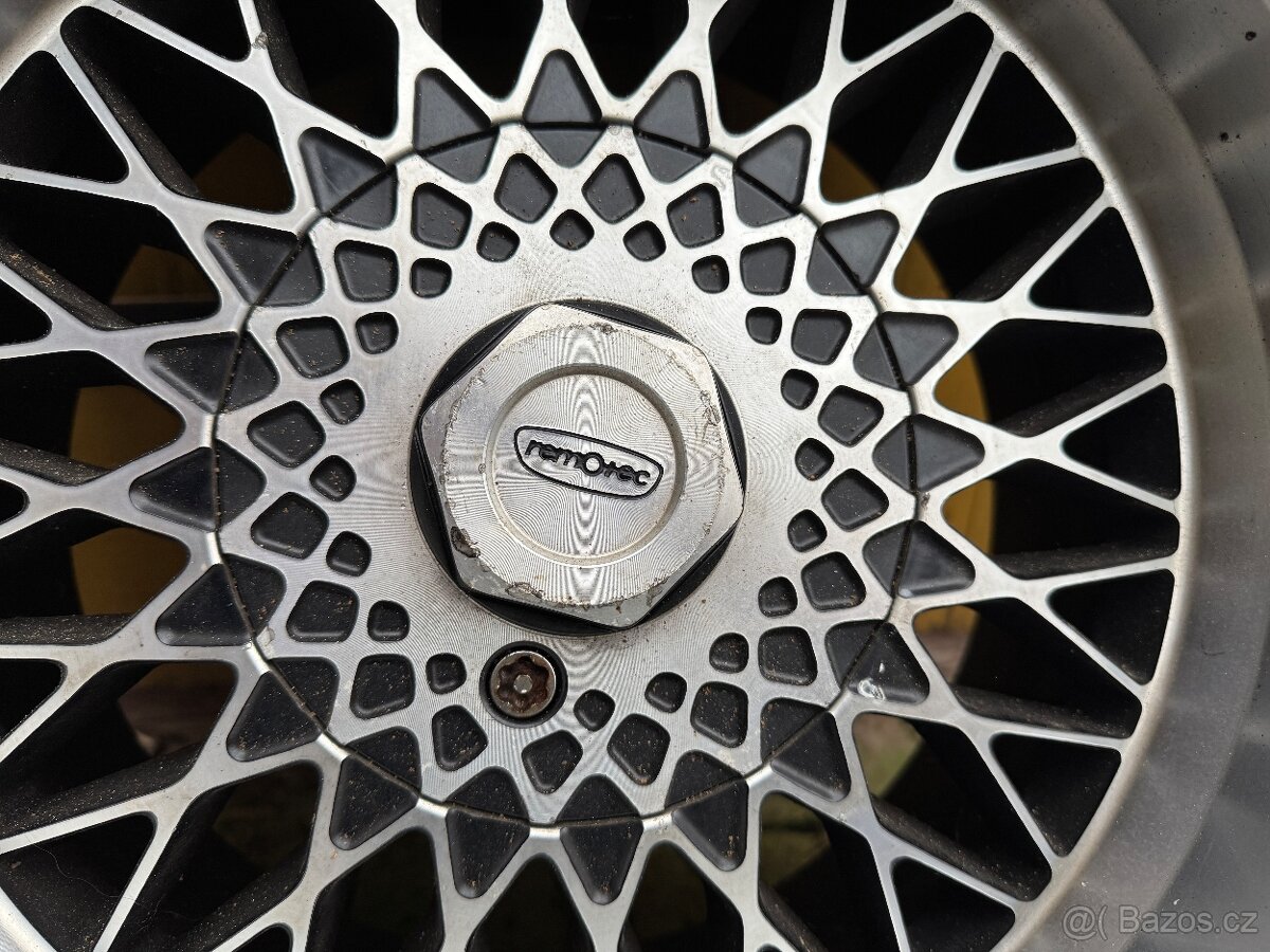 Dobová límcová kola Remotec 15” 5x120 - 3