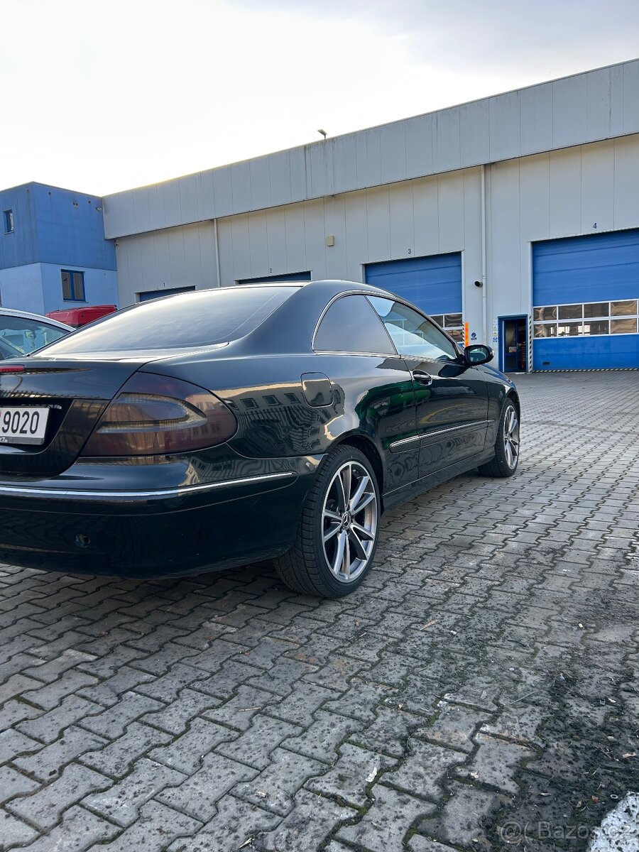 Mercedes Benz clk320i - 3