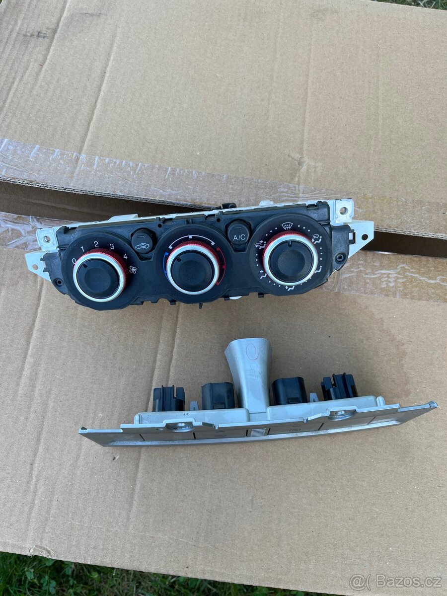 Ford Focus II díly - 3