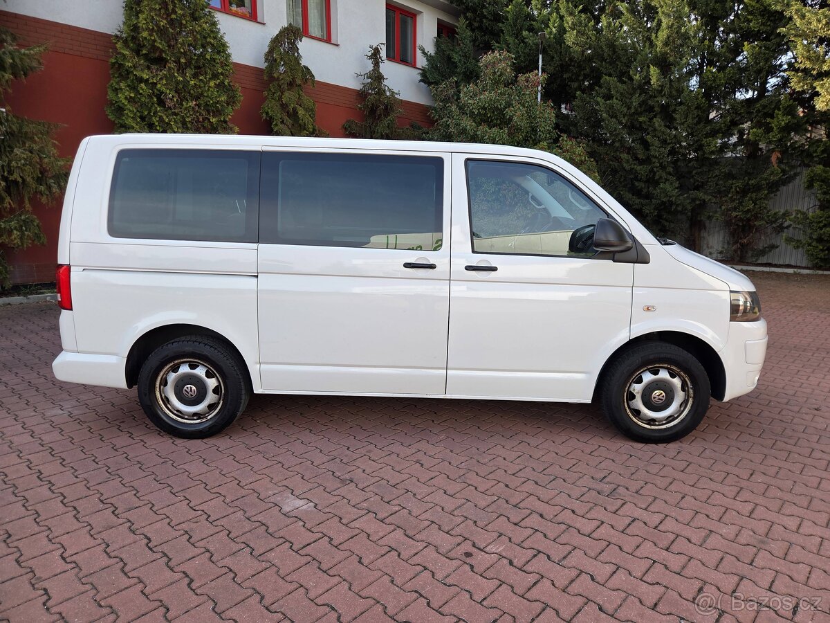 VW Mulitvan T5 2.0 TDI 103kW,Webasto,1.Majitel,serviska,rozv - 3