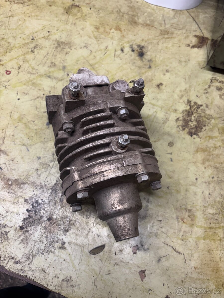 Regulátor tlaku Tatra - 3