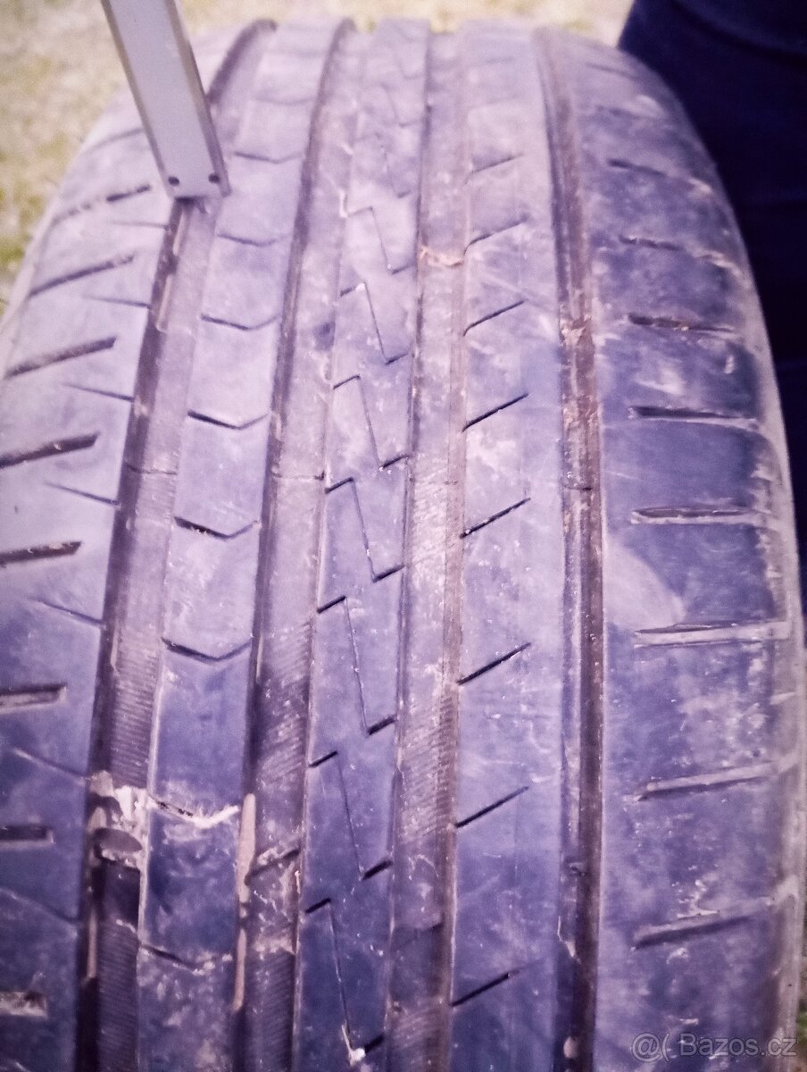 Pneu 205/55r16 - 3
