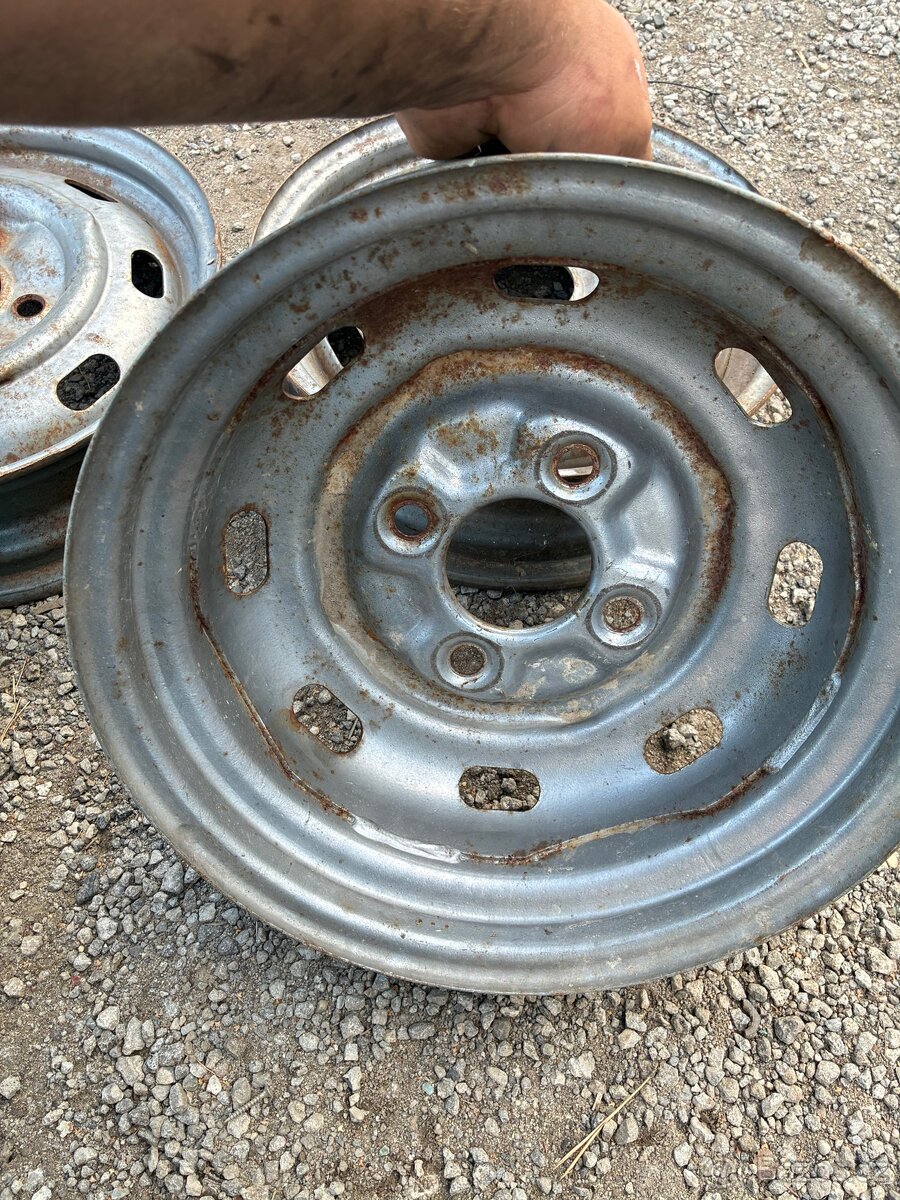 Dobové plechové disky ráfky VW Brouk - 3