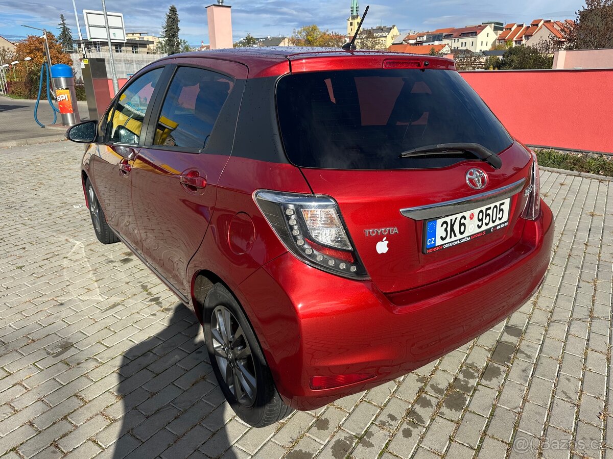 Prodám Toyota Yaris 1.3i Automat - 3