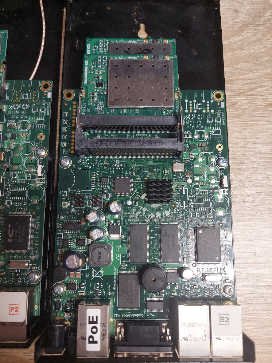 Mikrotik RouterBoard RB433 a RB912 - 3