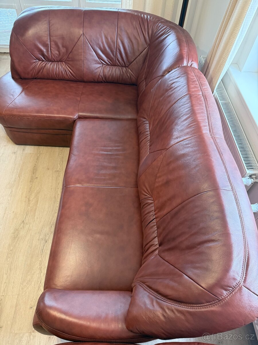 Kožená sedací souprava – rozkládací sofa + křeslo, TOP stav - 3