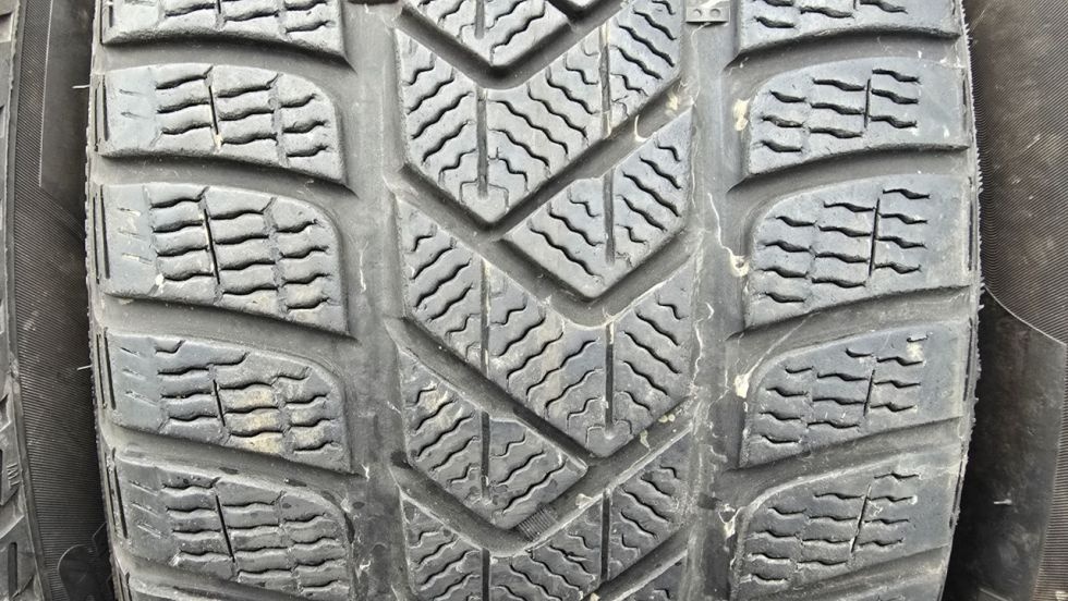 Zimní pneu 255/45/19 Pirelli - 3