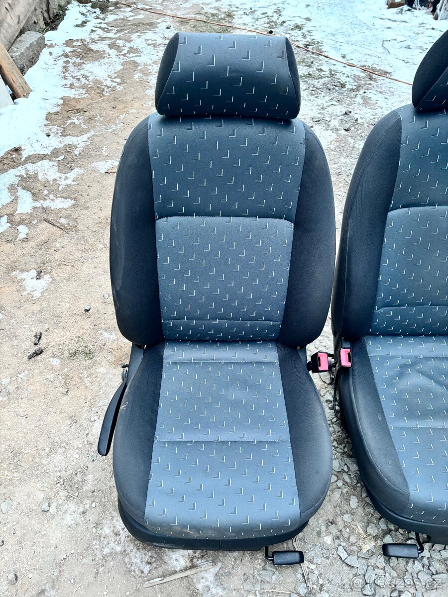 Sedačky Škoda Octavia 1 - 3