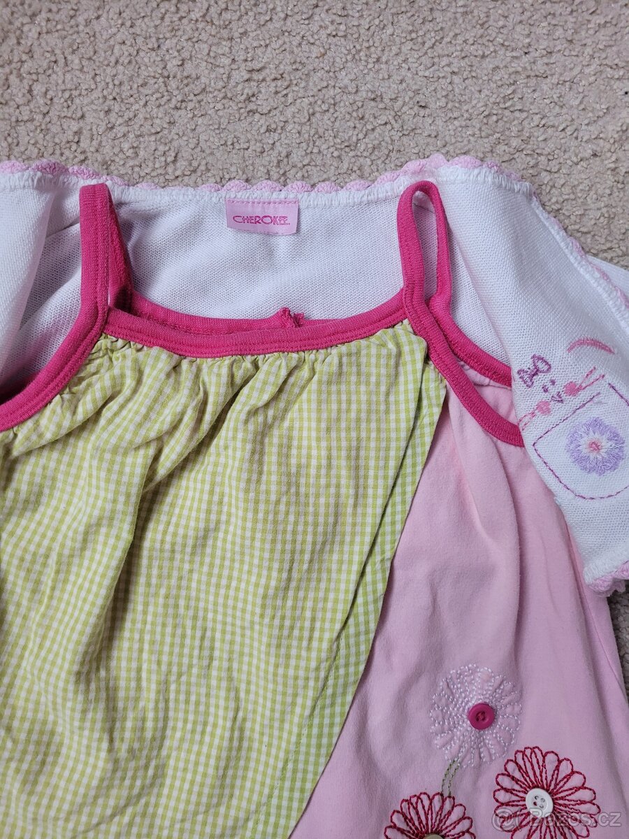 Šatičky se svetříkem - 3