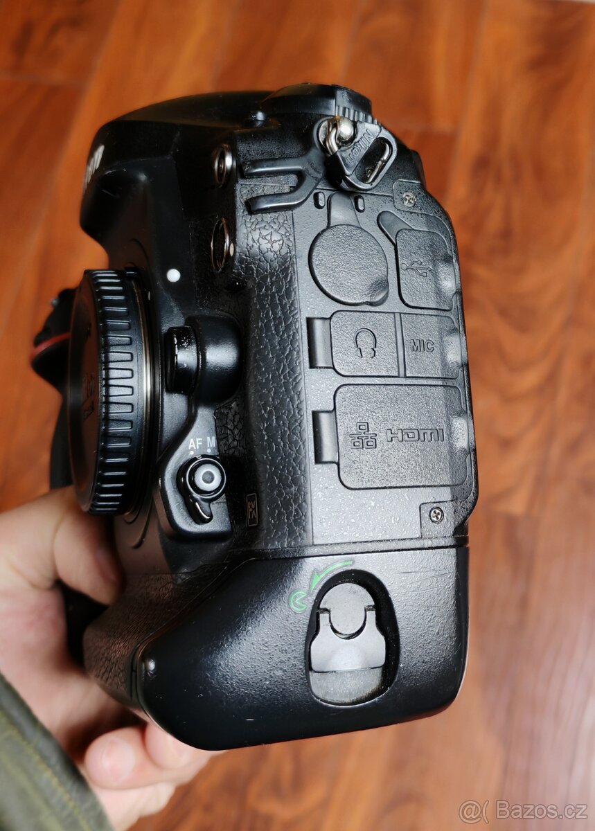 Nikon D4 - 3