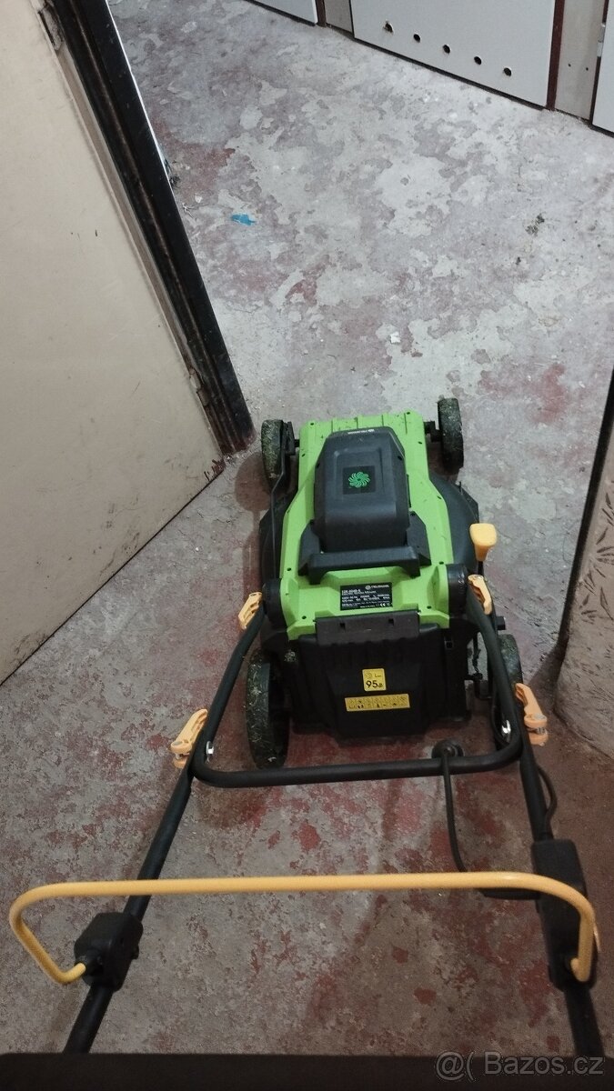 SEKAČKA NA TRÁVU Fieldmann FZR 2048-E - 3