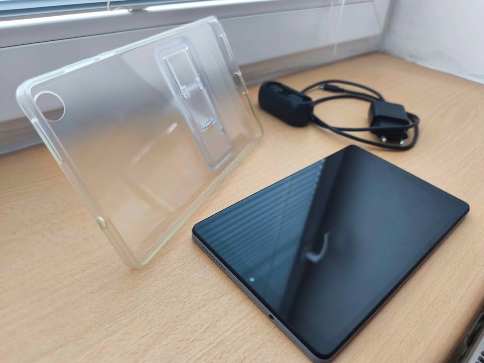 Tablet Lenovo M8 LTE 8" + obaly, sluchátka, paměťová karta. - 3