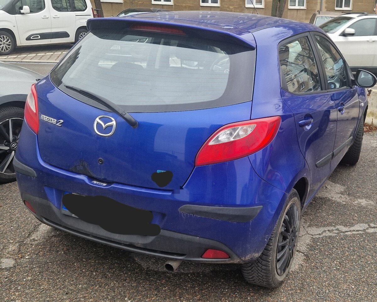 Mazda 2, 1.3 63kW rok 2008, nejeto poctivých 270, stk 7/2027 - 3