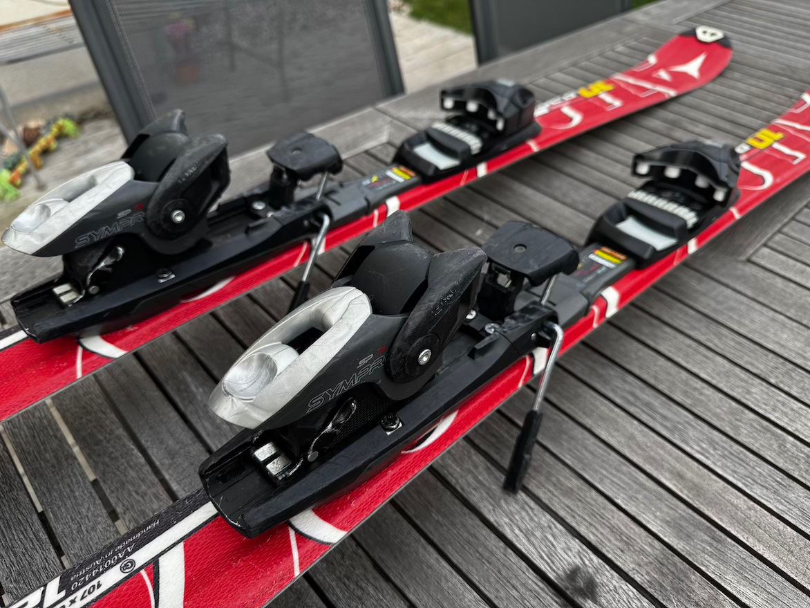 Prodám juniorské lyže ATOMIC RACE 10 - 3