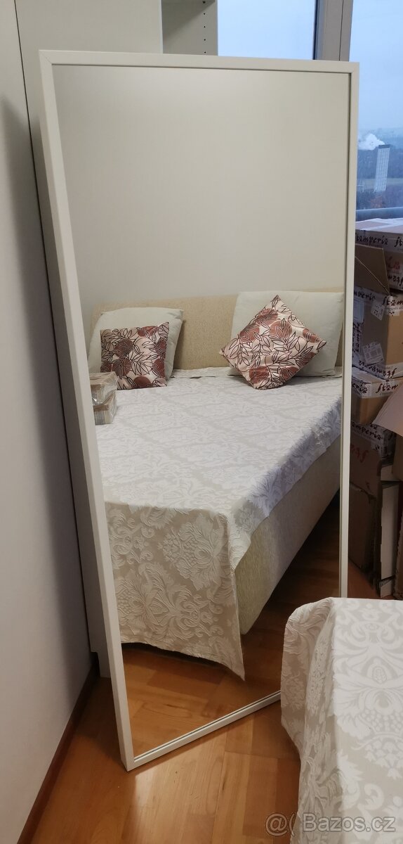 Velké moderní zrcadlo v bílém rámu – jako nové - 3