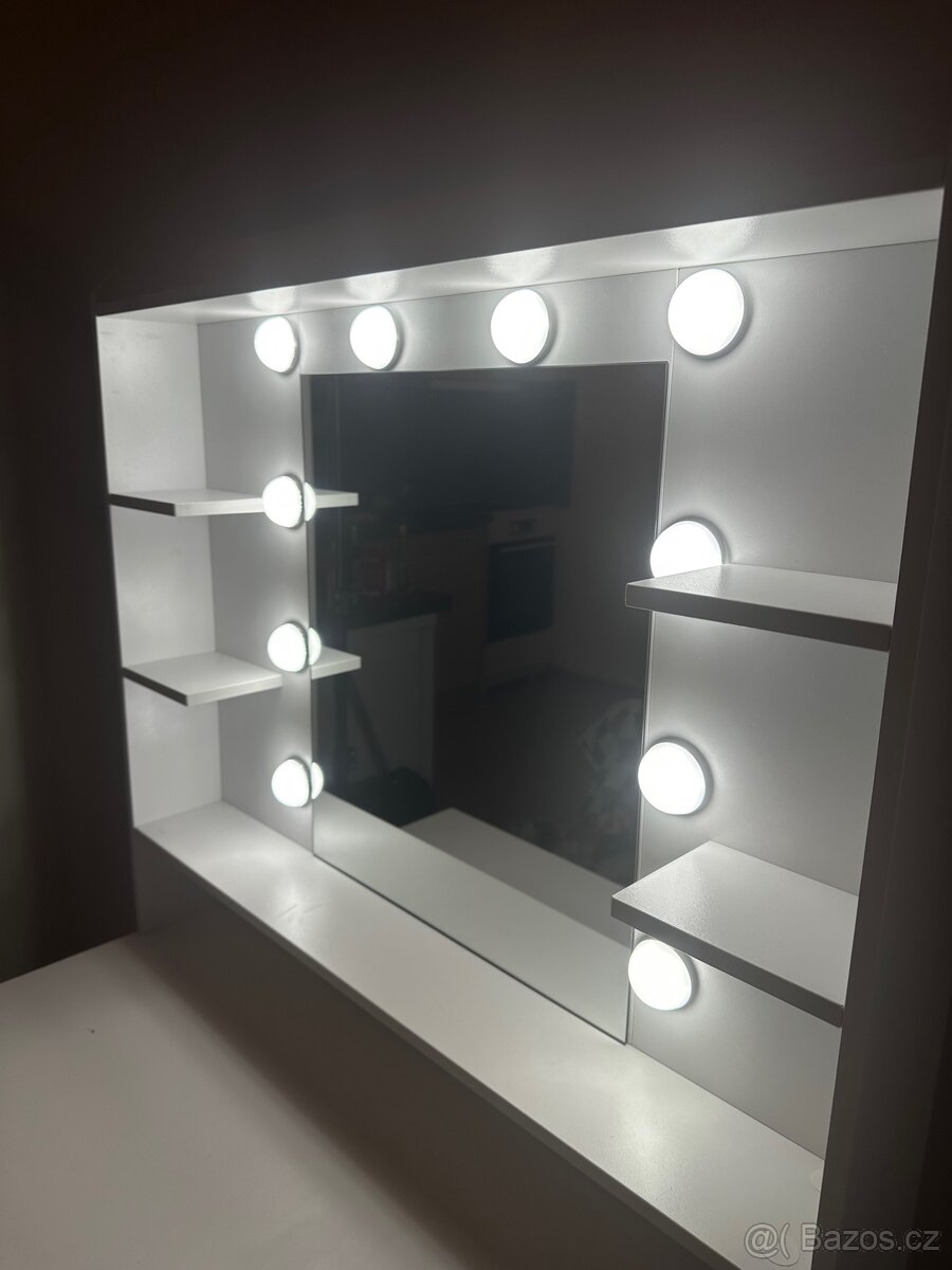 Toaletní stolek - 3