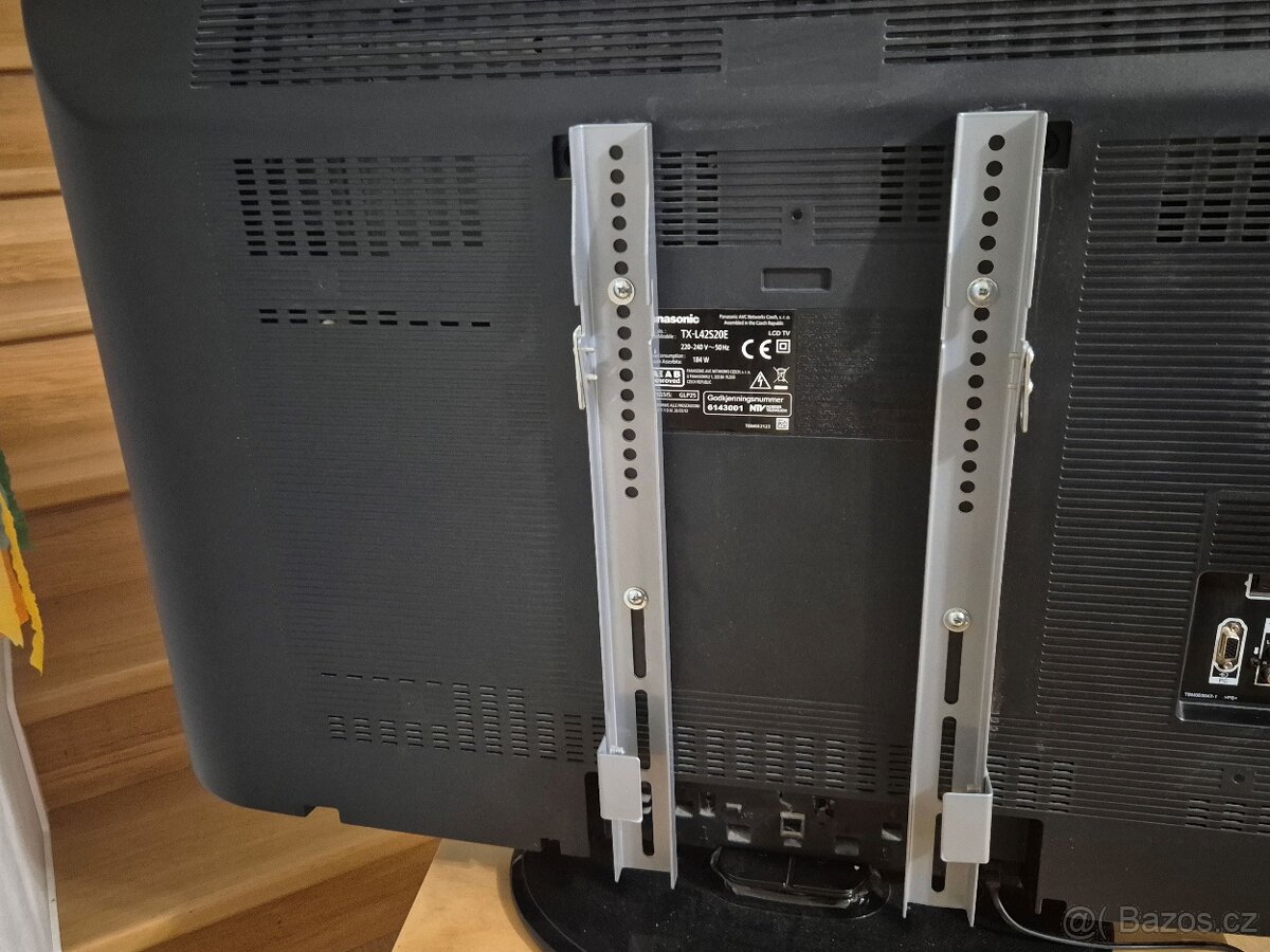 42" Panasonic VIERA TX-L42S20E - 3