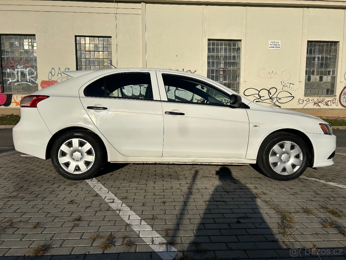 Mitsubishi Lancer 1.6 i MIVEC Sportback - 3