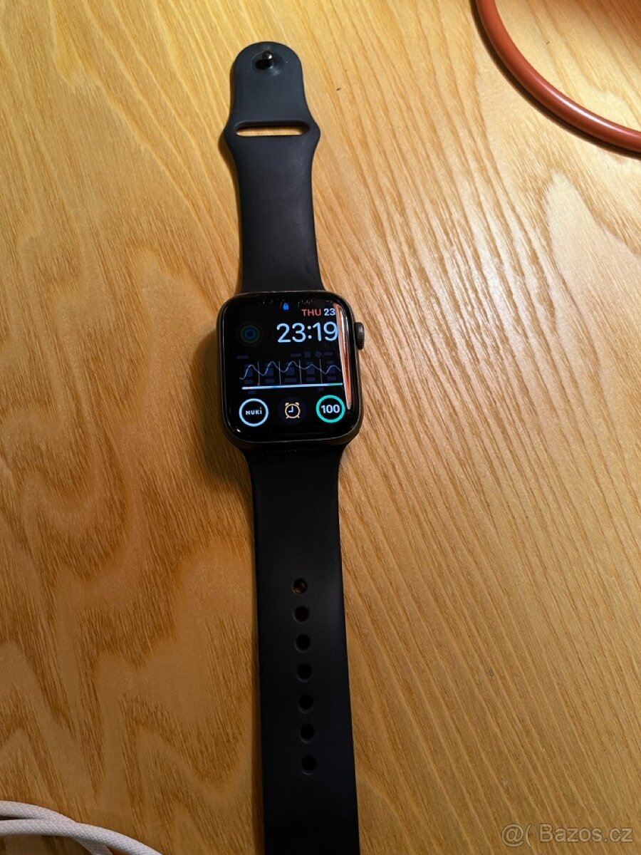 Apple Watch SE (1. generace) - 3