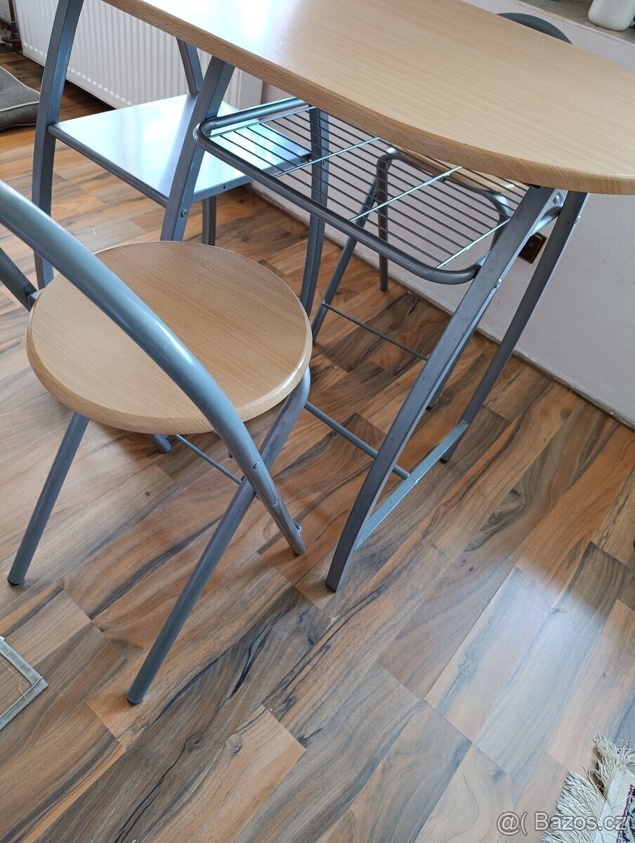 Stůl s 2 židlemi - 3