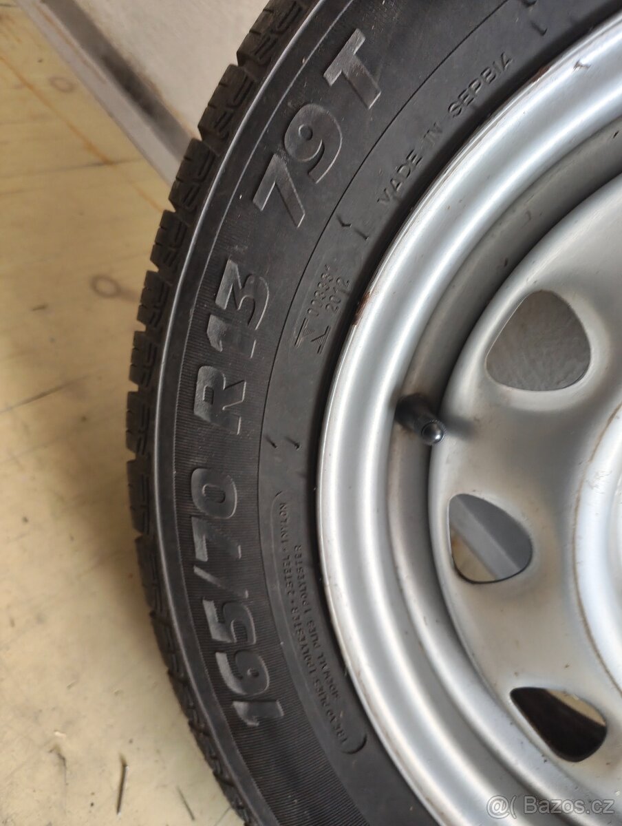 Prodám pneu 165/70 R13 s disky - 3
