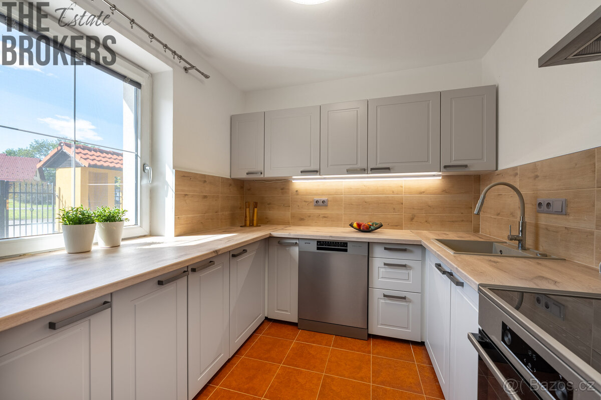 Prodej rodinného domu, užitná plocha 124 m², pozemek 1000 m, - 3