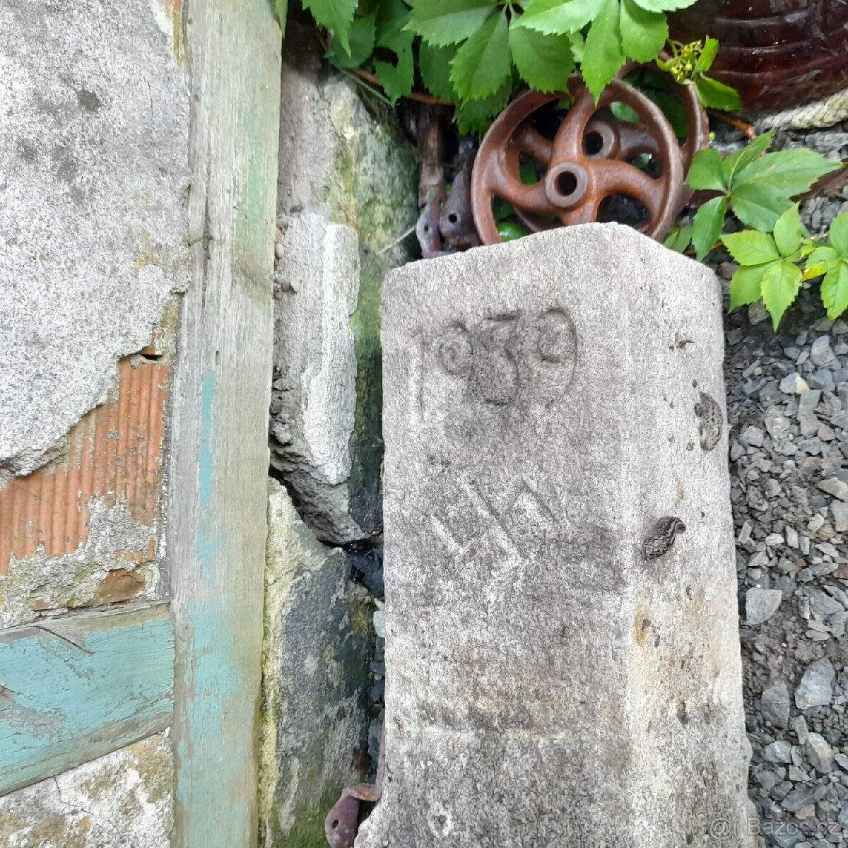 Žulový hraniční kámen, svastika,1939 Rarita - 3